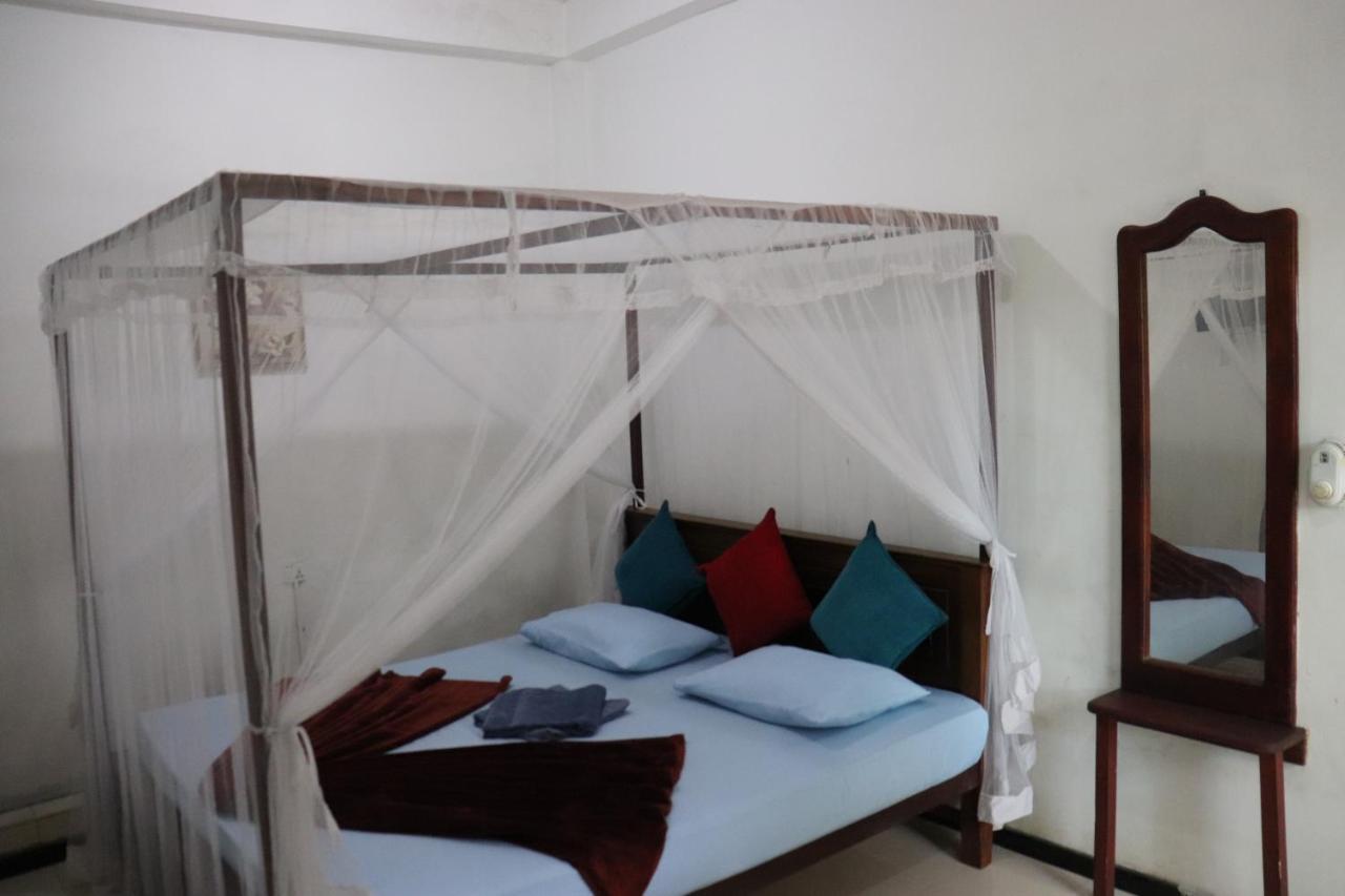 Crescent Resort Galle Exterior photo